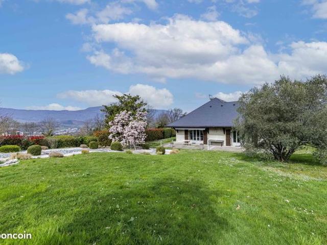 Propriété 5 pièces 451 m²