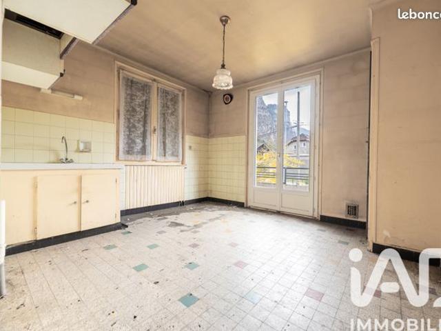 Propriété 5 pièces 77 m²
