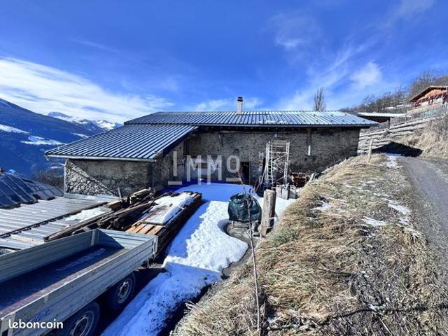 Propriété 5 pièces 96 m²