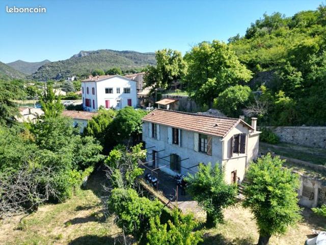 Propriété 5 pièces 96 m²