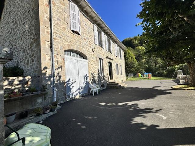 Propriété avec jardin