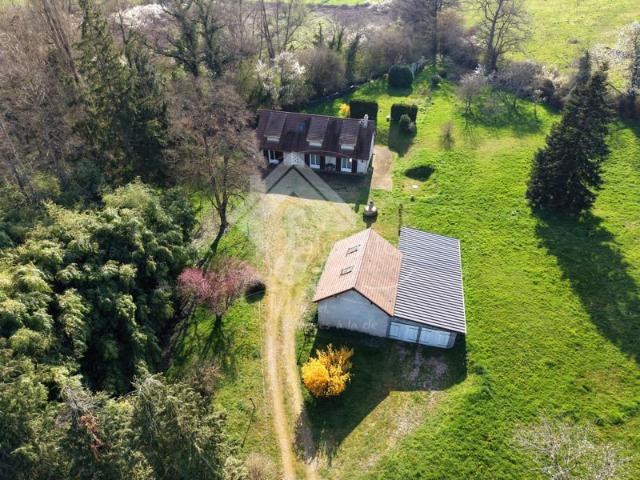 Propriété 6980m2 avec ruisseau