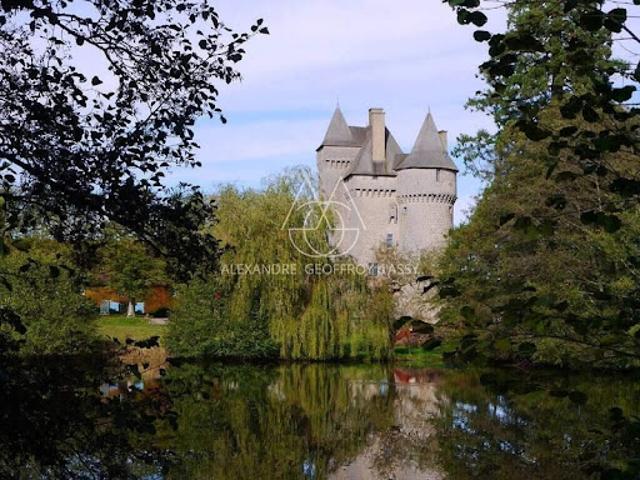 Propriété avec piscine et jardin