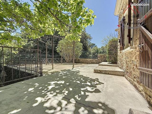 Propriété 6 pièces 104 m²