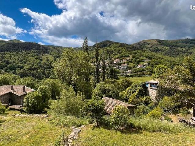 Propriété 6 pièces 104 m²