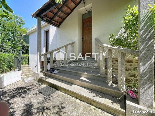 Propriété 6 pièces 105 m²