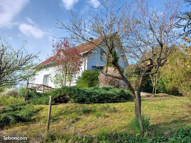 Propriété 6 pièces 106 m²