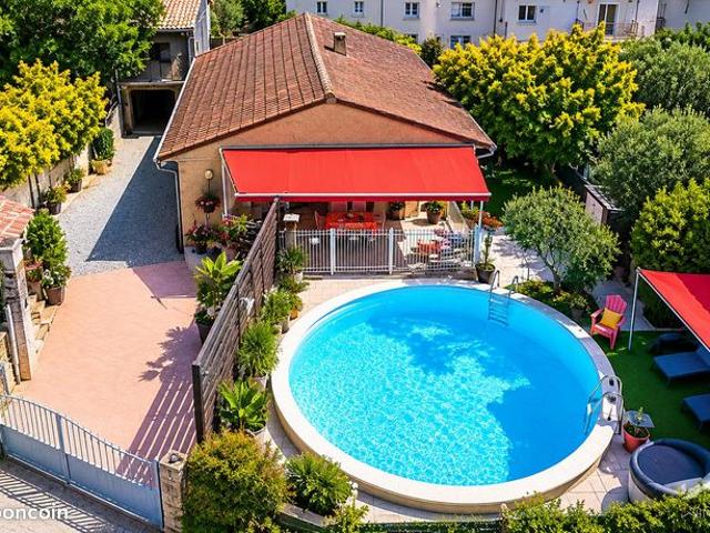 Propriété 6 pièces 100 m²