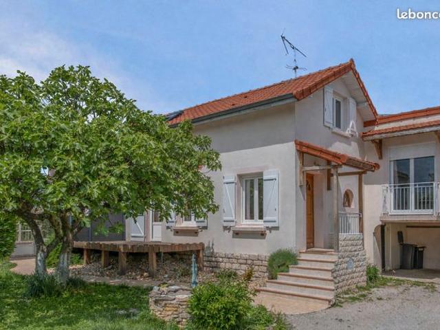 Propriété 6 pièces 115 m²