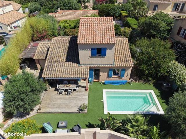 Propriété 6 pièces 116 m²
