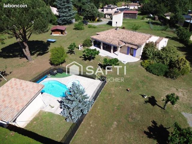Propriété 6 pièces 112 m²