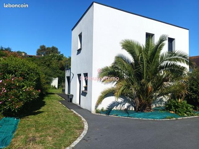 Propriété 6 pièces 125 m²