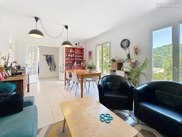 Propriété 6 pièces 125 m²