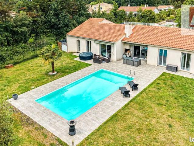 Propriété 6 pièces 129 m²