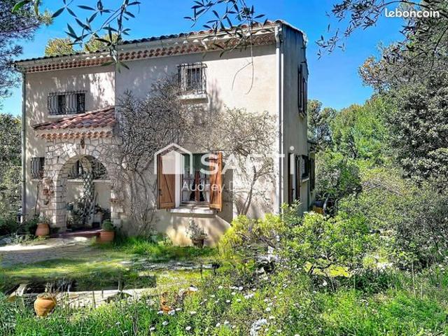 Propriété 6 pièces 120 m²