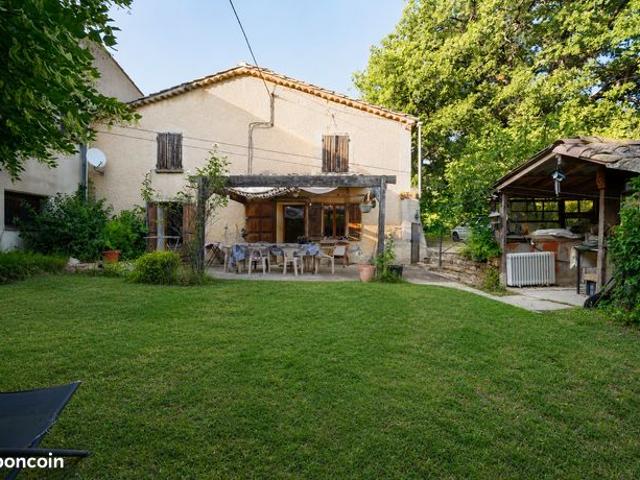 Propriété 6 pièces 120 m²