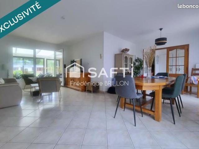 Propriété 6 pièces 120 m²