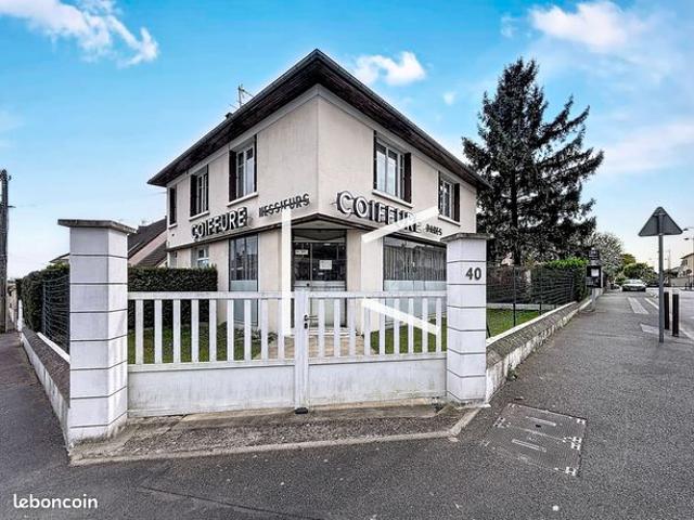 Propriété 6 pièces 121 m²