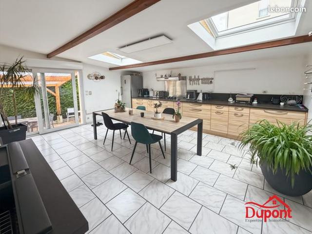 Propriété 6 pièces 121 m²