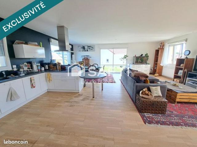Propriété 6 pièces 123 m²