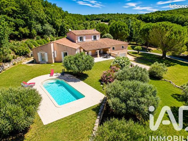 Propriété 6 pièces 134 m²