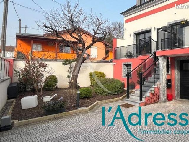 Propriété 6 pièces 134 m²