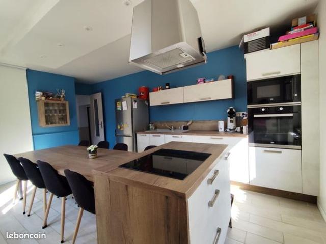 Propriété 6 pièces 135 m²