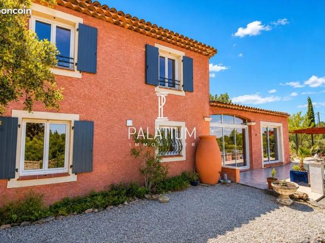 Propriété 6 pièces 135 m²