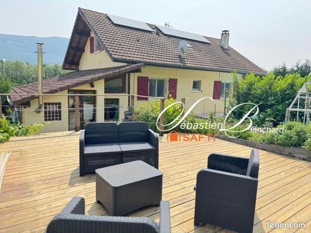 Propriété 6 pièces 135 m²