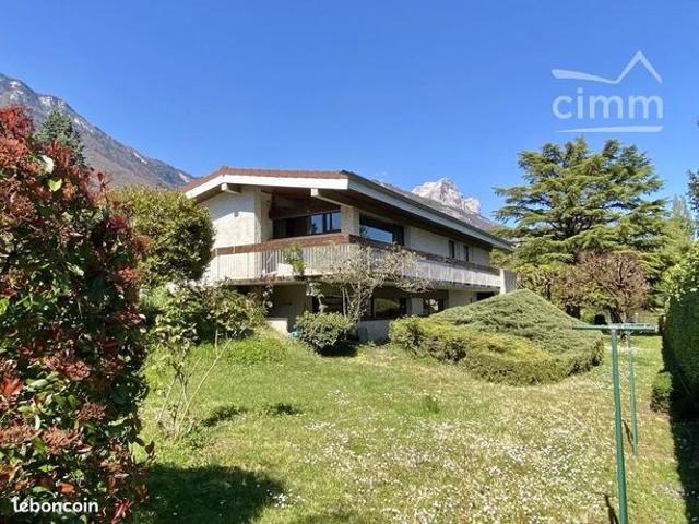 Propriété 6 pièces 135 m²