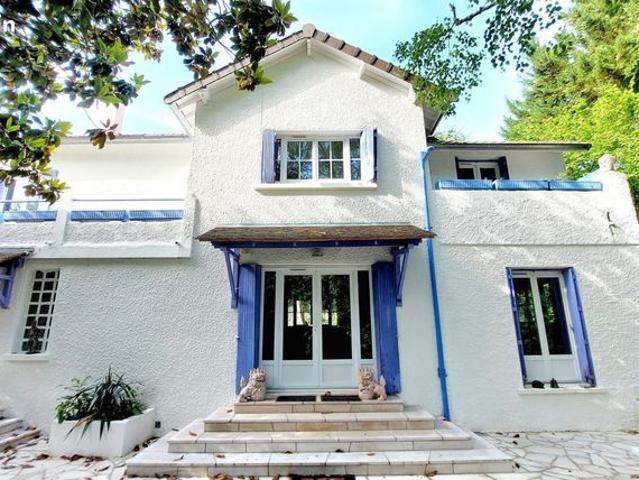 Propriété 6 pièces 135 m²
