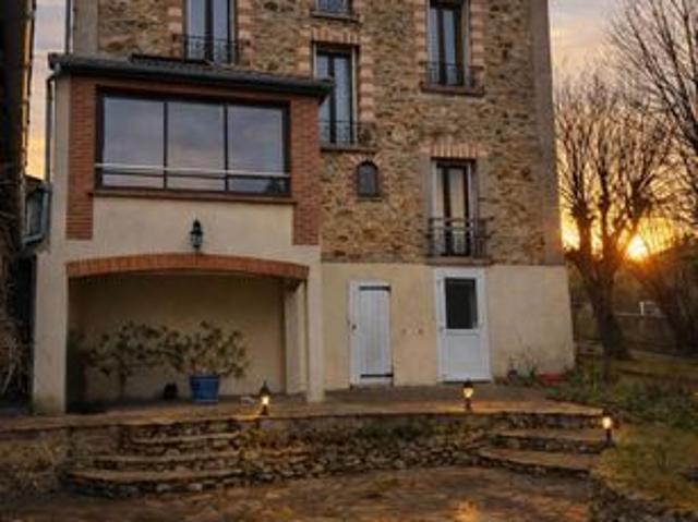 Propriété 6 pièces 135 m²