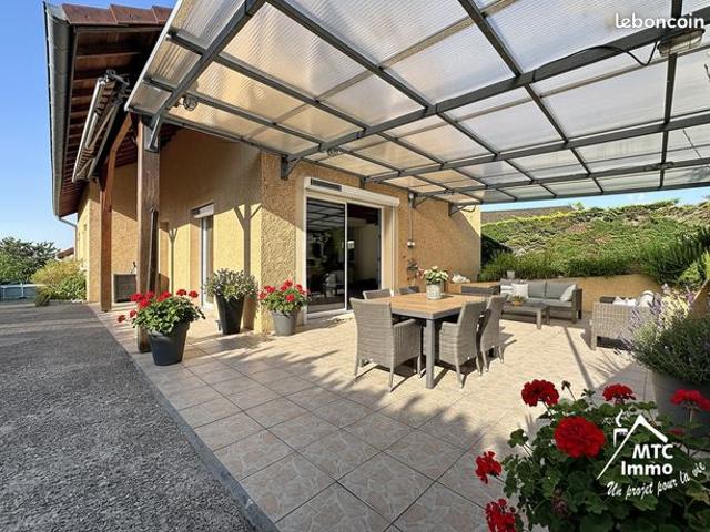 Propriété 6 pièces 135 m²
