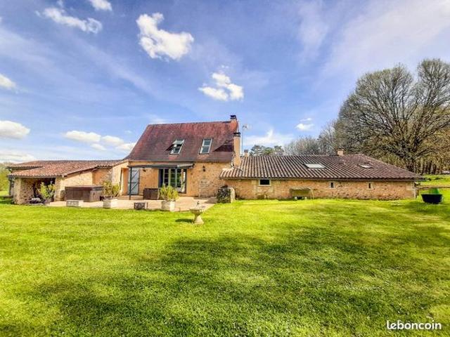 Propriété 6 pièces 135 m²