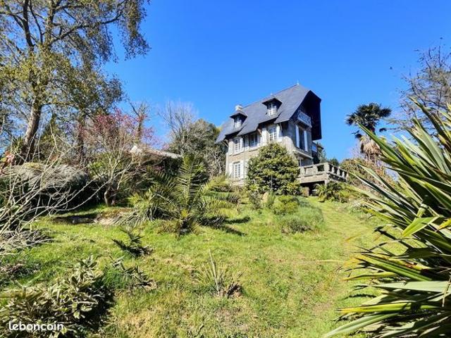Propriété 6 pièces 135 m²