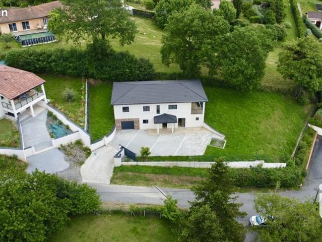Propriété 6 pièces 137 m²