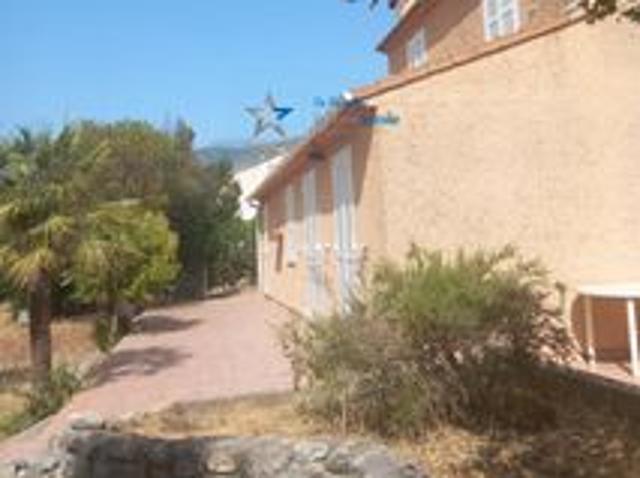Propriété 6 pièces 137 m²