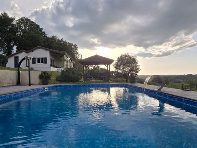 Propriété 6 pièces 137 m²