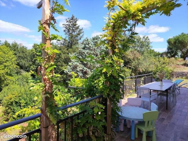 Propriété 6 pièces 138 m²