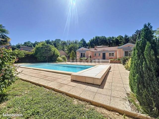 Propriété 6 pièces 138 m²