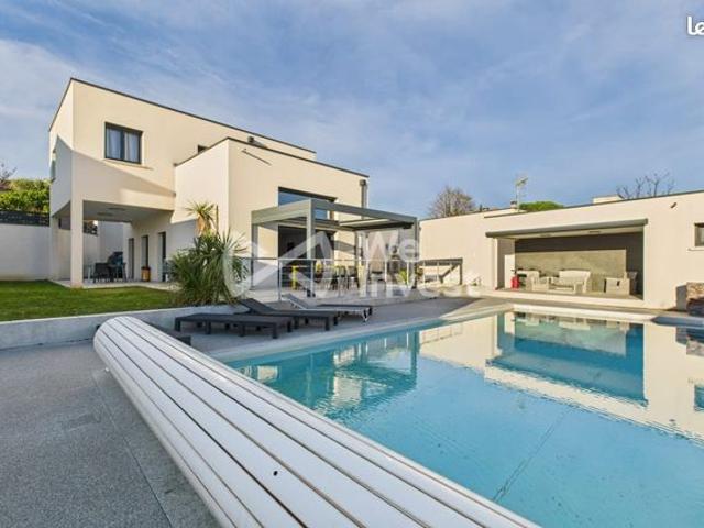 Propriété 6 pièces 138 m²