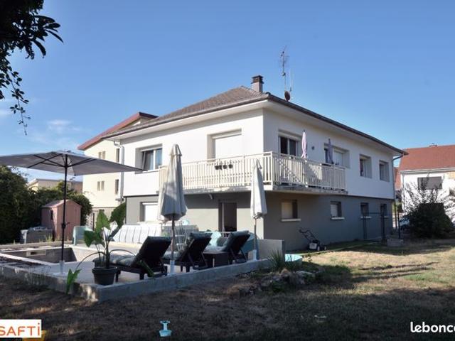 Propriété 6 pièces 139 m²
