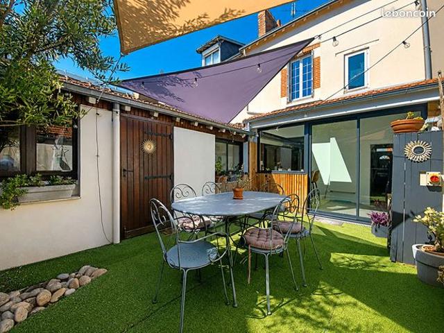 Propriété 6 pièces 130 m²