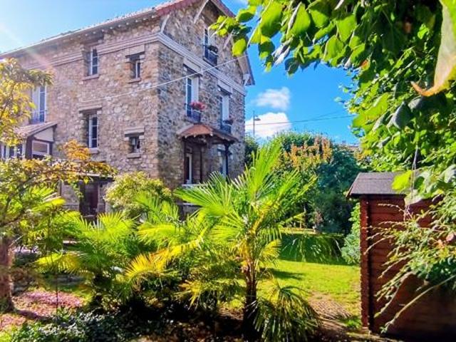 Propriété 6 pièces 130 m²