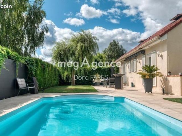 Propriété 6 pièces 130 m²