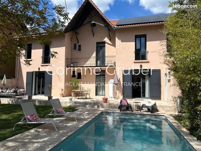 Propriété 6 pièces 130 m²