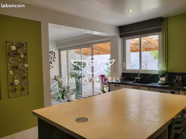 Propriété 6 pièces 130 m²