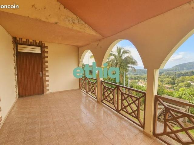 Propriété 6 pièces 130 m²