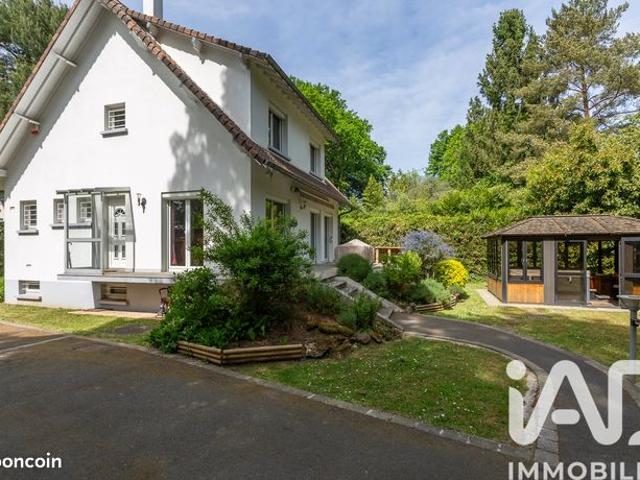 Propriété 6 pièces 130 m²
