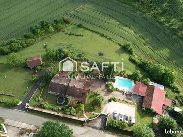 Propriété 6 pièces 131 m²
